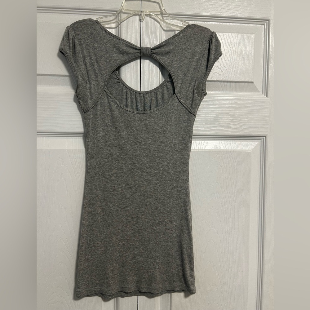 Express Sexy Basic Tee - Picture 3 of 4
